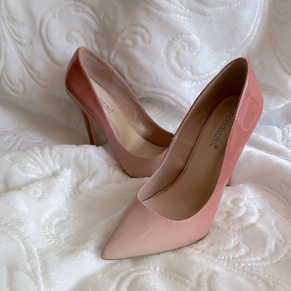 ShoeDazzle Peach High Heel Pumps